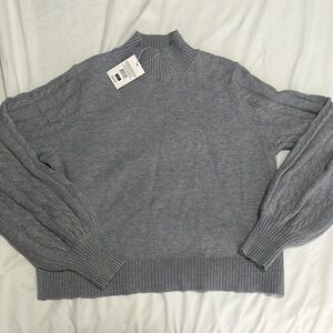3/$40 NWT Grey cable knit sweater medium